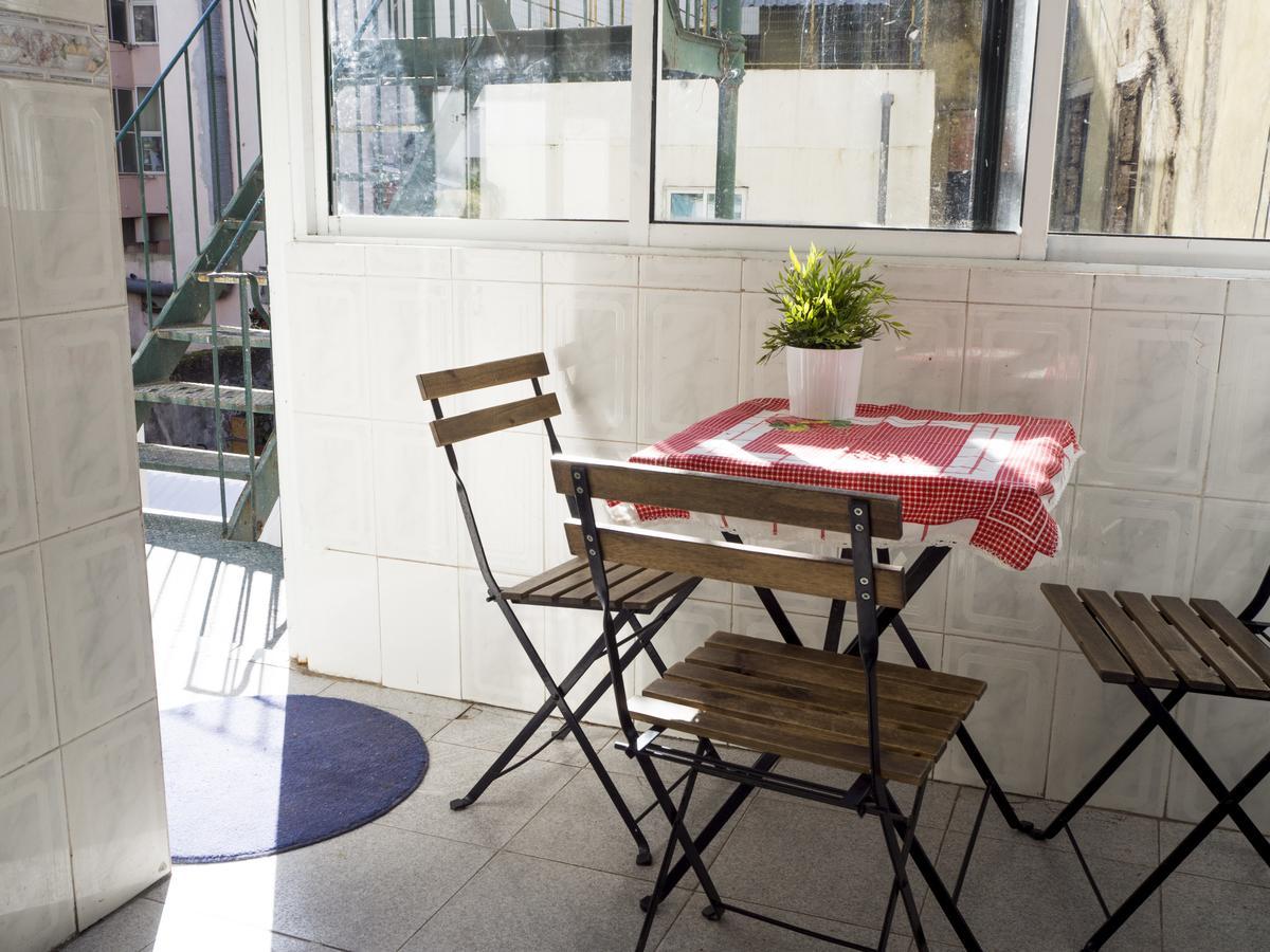 Aykibom Hostel Lissabon Buitenkant foto