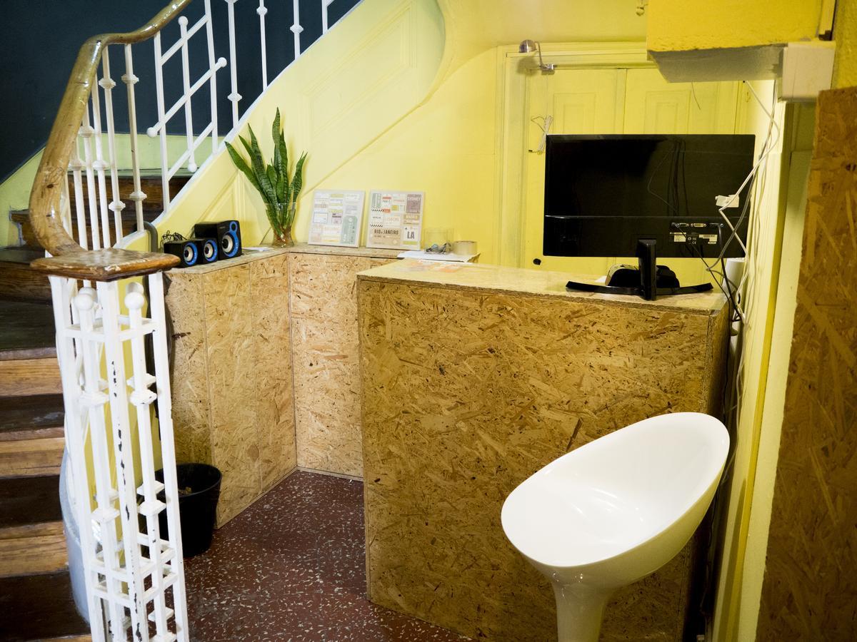 Aykibom Hostel Lissabon Buitenkant foto